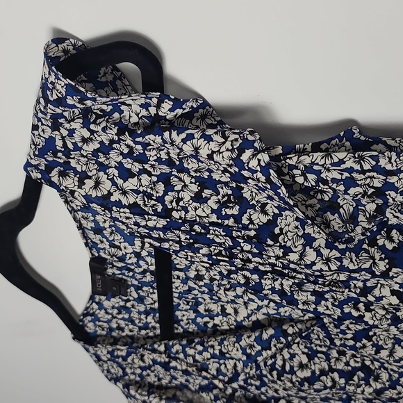 J. CREW Cascade Ruffle Navy and White Floral Blouse With Keyhole Size 0 - Picture 7 of 16